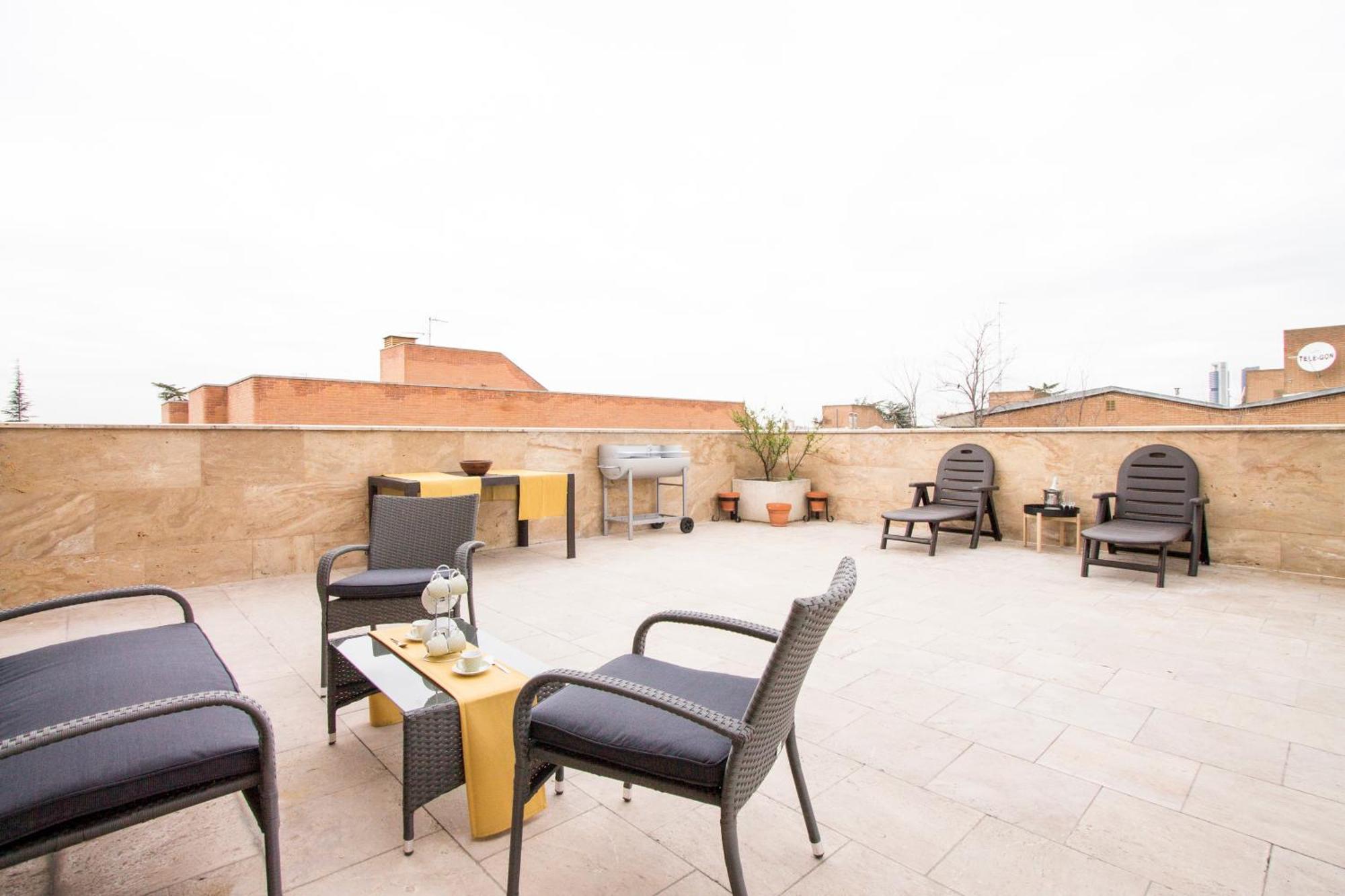 Apartamentos Villablino Arturo Soria Madrid Exteriér fotografie