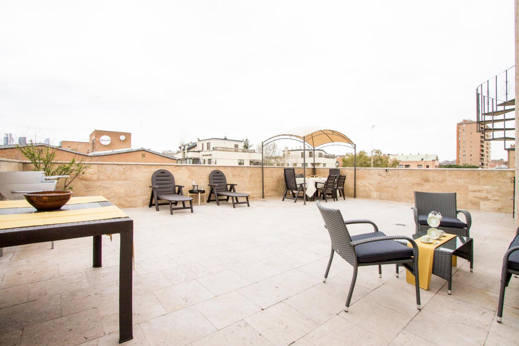 Apartamentos Villablino Arturo Soria Madrid Exteriér fotografie
